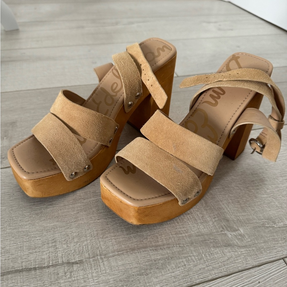 Sam Edelman size 7 Platform shoe. Beige suede